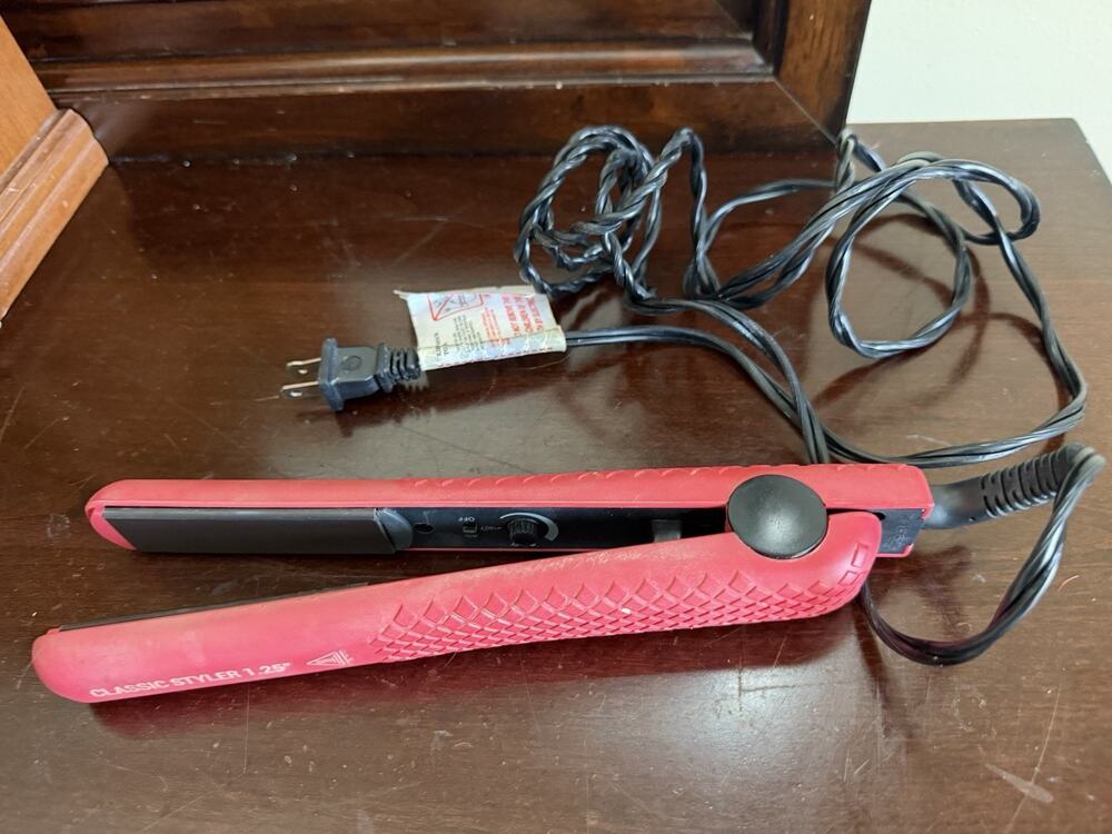Evalectric Classic Styler 1.25” Ceramic Flat Iron Hair Straightener Red